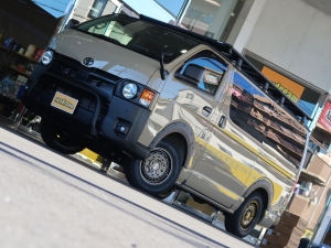 ハイエースバンディーゼル4WD　アースカラーパッケージ4V6ベージュ
