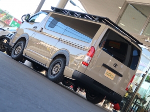 ハイエースバンディーゼル4WD　アースカラーパッケージ4V6ベージュ