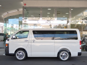 ハイエースバンディーゼル2WD　8人乗り内装架装FDBOX-V05