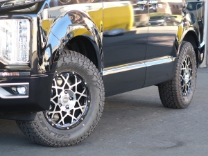 デリカＤ５新車アウトレット三菱デリカD5　Ｐ