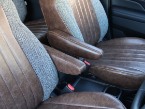 デリカＤ５新車アウトレット三菱デリカD5　Ｐ