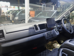 ハイエースワゴン新車コンプリート　ハイエースワゴン２ＷＤ
