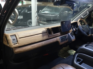 ハイエースワゴン一部改良後 安全装備追加　新車コンプリート