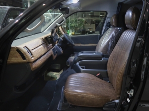 ハイエースワゴン一部改良後 安全装備追加　新車コンプリート