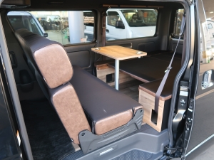 ハイエースバン新車アウトレット５人乗り８ナンバーFD-BOX【V09コーデュラ黒】