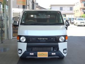 ハイエースバン8人乗り８ナンバー【MONOBOX　H01　コーデュラブラック内装】