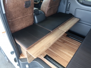 ハイエースバン8人乗り８ナンバー【MONOBOX　H01　コーデュラブラック内装】