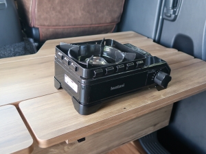 ハイエースバン8人乗り８ナンバー【MONOBOX　H01　コーデュラブラック内装】