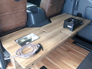 ハイエースバン8人乗り８ナンバー【MONOBOX　H01　コーデュラブラック内装】