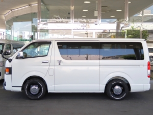 ハイエースバン8人乗り８ナンバー【MONOBOX　H01　コーデュラブラック内装】