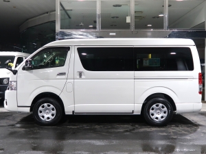 ハイエースワゴン１０人乗り　車中泊できる街乗り仕様車
