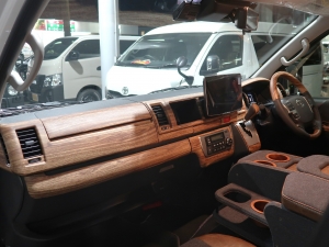ハイエースワゴン新車１０人乗り　車中泊できる街乗り仕様車