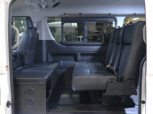 ハイエースワゴン１０人乗り　車中泊できる街乗り仕様車