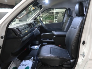 ハイエースワゴン１０人乗り　車中泊できる街乗り仕様車