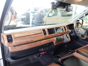 ハイエースワゴン新車コンプリート　ハイエースワゴン２ＷＤ