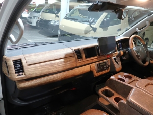 ハイエースワゴン新車コンプリート　ハイエースワゴン２ＷＤ