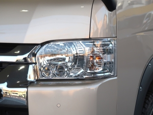 ハイエースワゴン車中泊　キャンピング仕様　オフロード