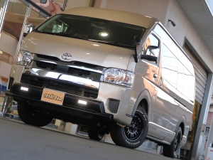 ハイエースワゴン車中泊　キャンピング仕様　オフロード