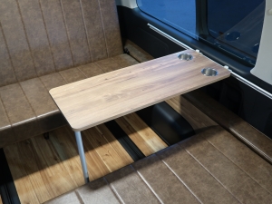 ハイエースワゴン車中泊　キャンピング仕様　オフロード