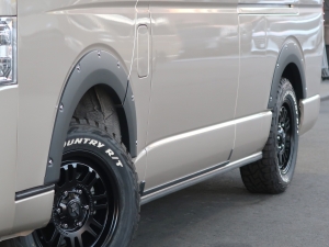 ハイエースワゴン車中泊　キャンピング仕様　オフロード