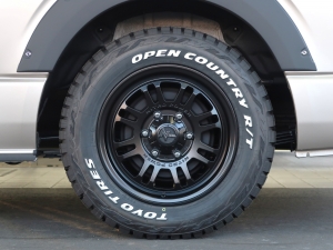 ハイエースワゴン車中泊　キャンピング仕様　オフロード