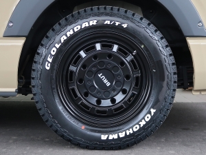 ハイエースバン新車ハイエースバン　ワイド　丸目カスタム