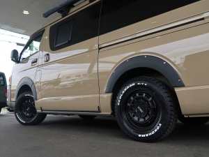 ハイエースバン新車ハイエースバン　ワイド　丸目カスタム