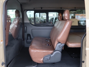 ハイエースバン新車ハイエースバン　ワイド　丸目カスタム