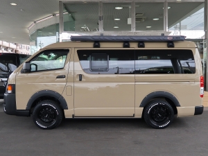 ハイエースバン新車ハイエースバン　ワイド　丸目カスタム