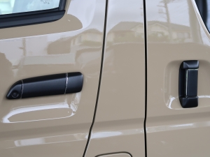 ハイエースバン新車ハイエースバン　ワイド　丸目カスタム