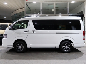 ハイエースワゴン１０人乗り　車中泊できる街乗り仕様車