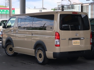 ハイエースバン新車ハイエース　丸目カスタム