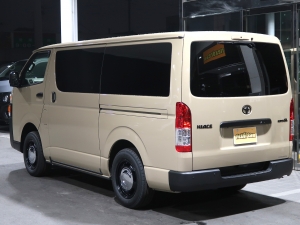 ハイエースバン新車ハイエース　丸目カスタム