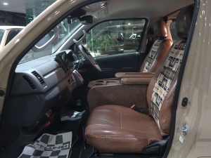 ハイエースバン新車ハイエース　スーパーGL　丸目カスタム