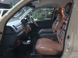ハイエースバン新車ハイエーススーパーGL　丸目カスタム