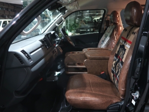 ハイエースワゴン１０人乗り　車中泊できる街乗り仕様車