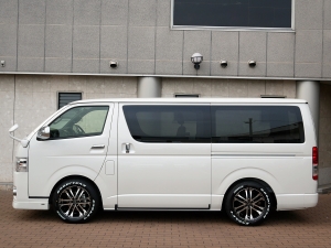 ハイエースバン4型　50th　S-GL　4WD　ディーゼル