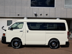 ハイエースバン新車：ハイエースバン４ＷＤ