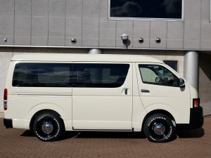 ハイエースバン新車：ハイエースバン４ＷＤ