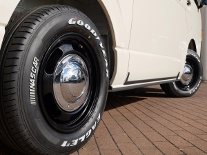 ハイエースバン新車：ハイエースバン４ＷＤ