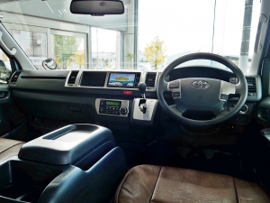 ハイエースバン新車：ハイエースバン４ＷＤ