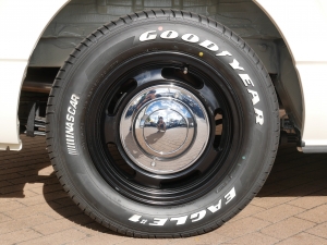 ハイエースバン新車：ハイエースバン４ＷＤ
