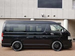 ハイエースワゴン4型ハイエースワゴン4WD車中泊コンプリート