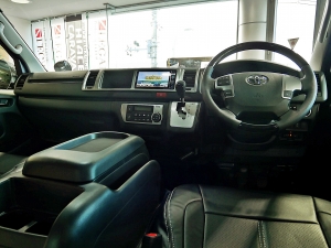 ハイエースワゴン4型ハイエースワゴン4WD車中泊コンプリート