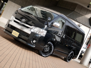 ハイエースワゴン4型ハイエースワゴン4WD車中泊コンプリート
