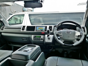 ハイエースワゴン新車：ハイエースワゴン４ＷＤ