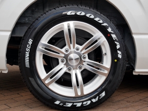 ハイエースワゴンワゴン　4WD　車中泊コンプリート
