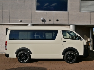 ハイエースワゴン新車：ハイエースワゴン４ＷＤ