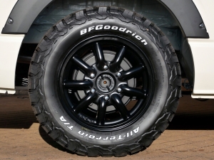 ハイエースワゴン新車：ハイエースワゴン４ＷＤ