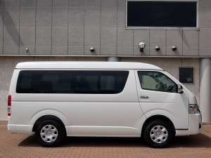 ハイエースワゴン4型ハイエースワゴン4WD車中泊コンプリート